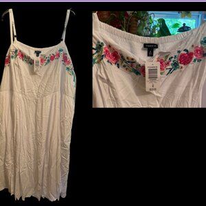 Torrid White Embroidered Floral Sundress – Size 6 (6X) NWT